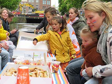 24–30 Personen